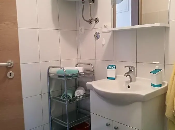 Bilonic Apartment Split